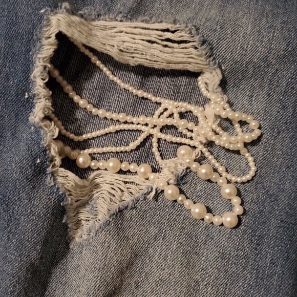 Windsor • Distressed Beaded Boyfriend Jeans - Picture 3 of 6